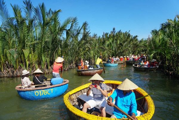 Vietnam Tour Package-Phong Nha Private Car