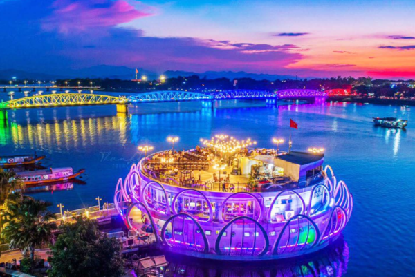 Perfume River Sunset Cruise With Dinner- Phong Nha Private Car Travel