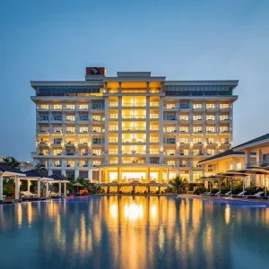 Hoi An To Dong Hoi Limousine Transfer - Phong Nha Private Car