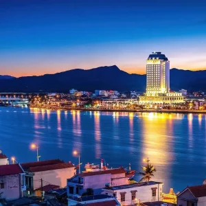 Da Nang To Dong Hoi Luxury Car Transfer - Phong Nha Private Car