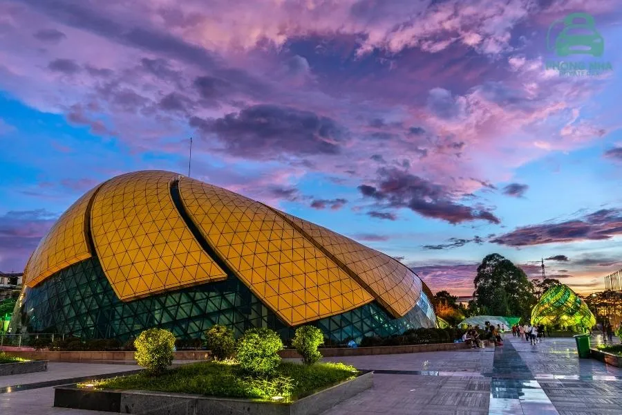 Hoi An To Dalat Luxury Car - Phong Nha Private Car