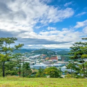 Hoi An To Dalat By Luxury Car - Phong Nha Private Car